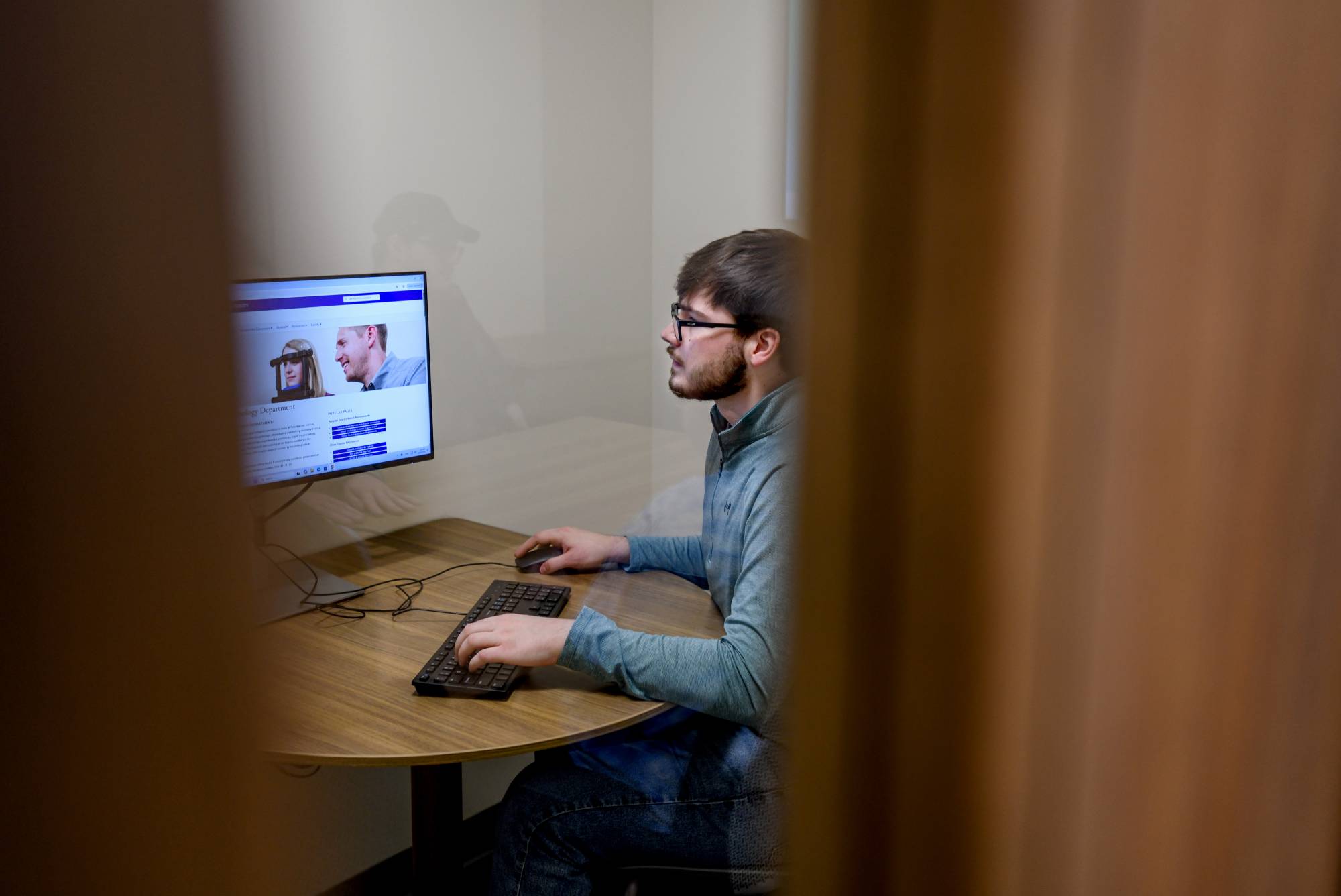 Student participant completing research task independently